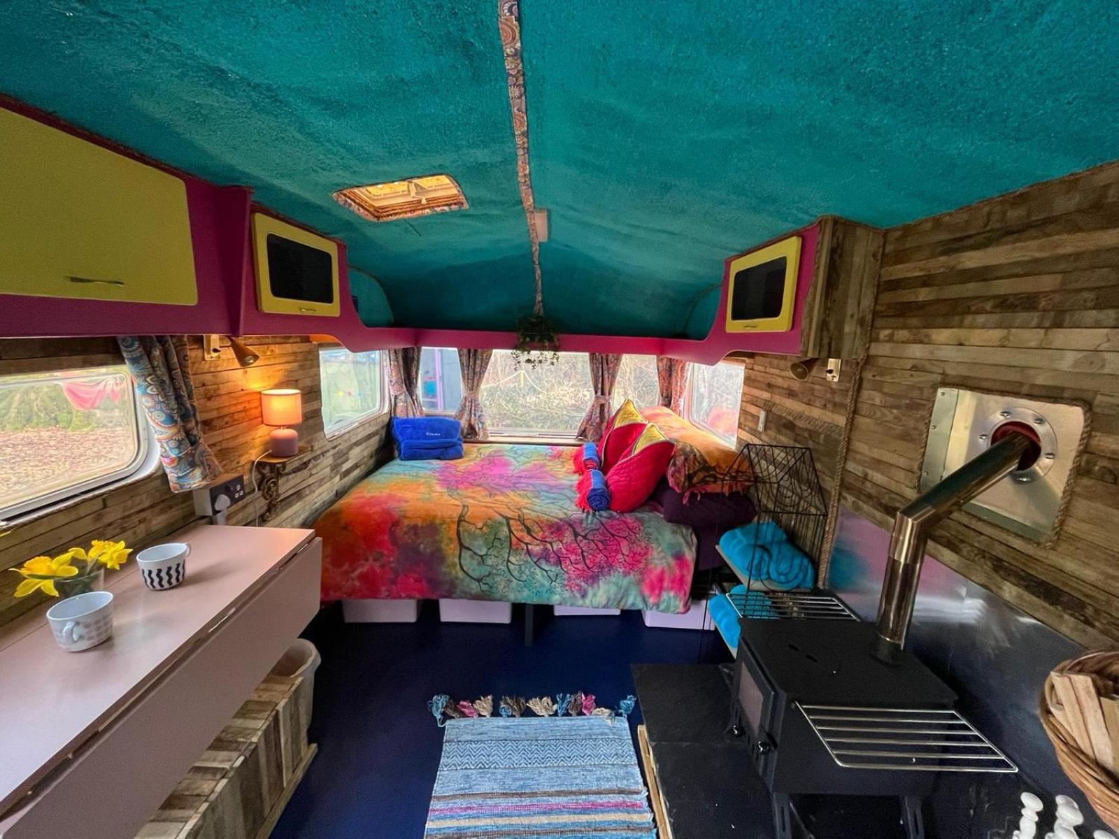 Budget Stay, In Lovely Private Setting With Rustic Charm, Log Burner, Fire Pit, Campers Kitchen & Eco Loo No Bedding Supplied 나버스 외부 사진